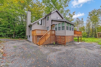 19 Parkwood Dr, Lake Ariel, PA 18436