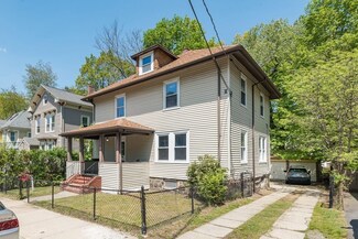 11 Gardenside St, Roslindale, MA 02131
