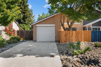1270 Pebblewood Dr, Sacramento, CA 95833