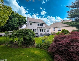 67 Tannery Hill Dr, Hamburg, NJ 07419