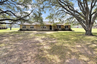 1121 Bass Rd, Leesville, LA 71446
