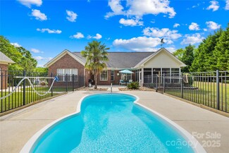 1305 Glenview Ln, Rock Hill, SC 29730
