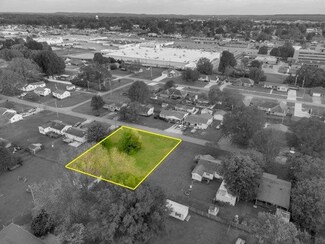 211 Grand Ave, Muscle Shoals, AL 35661