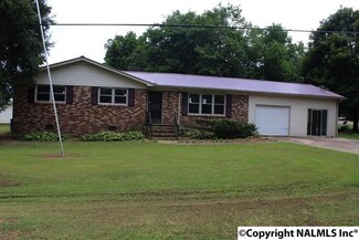 54 Cobb St, Woodville, AL 35776
