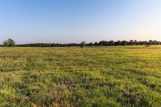 705 Club Lake Rd, Whitesboro, TX 76273