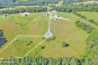 36 Estate Ln, Crab Orchard, TN 37723