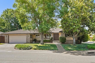 6400 Scenic Oak Ct, Carmichael, CA 95608