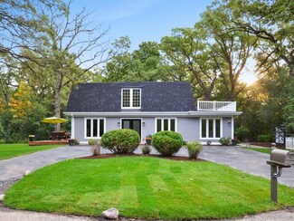 315 Forest Knoll Rd, Lake Bluff, IL 60044