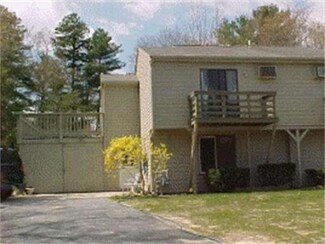 19 Surrey Ln, Buzzards Bay, MA 02532