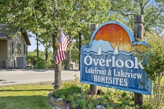 40 Overton Ct, Kimberling City, MO 65686