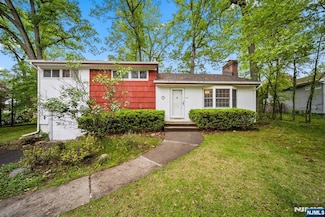 180 Busteed Dr, Midland Park, NJ 07432