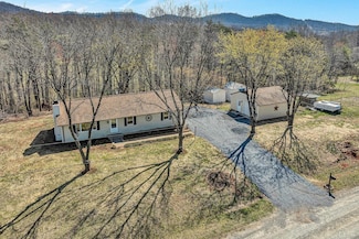 1330 Springfield Dr, Vinton, VA 24179