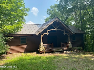 399 Hills Pond Rd, Whitehall, NY 12887