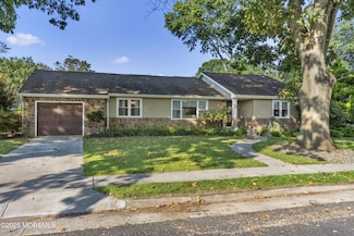 20 Brookwood Dr, Freehold, NJ 07728