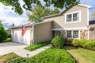 230 Stanyon Ln, Bloomingdale, IL 60108