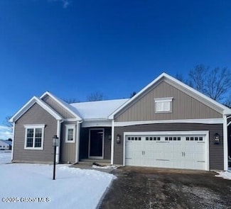 76 Daintree Dr, Saratoga Springs, NY 12866