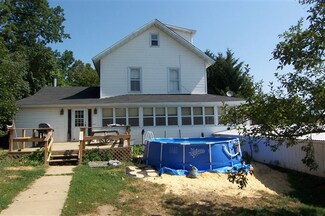 1100 Harker Station Rd, Mineral Point, WI 53565