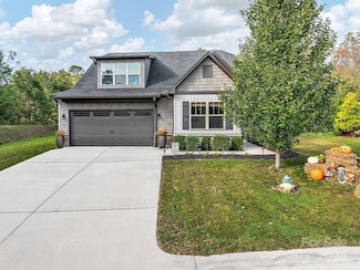 71 Brown St, Weaverville, NC 28787