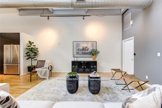 1312 Live Oak St Unit 218, Houston, TX 77003