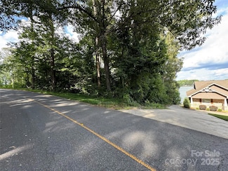 3720 Landmark Dr Unit 1, Sherrills Ford, NC 28673