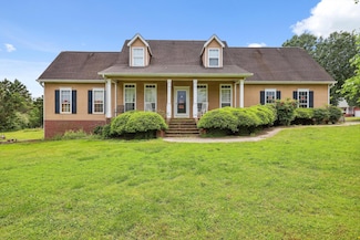 101 Golden Oaks Dr, La Fayette, GA 30728