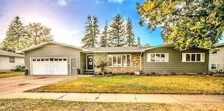 1506 Squire Ln, Aberdeen, SD 57401
