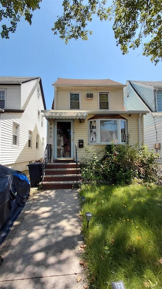 89-35 207th St, Queens Village, NY 11427