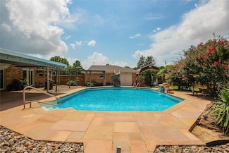 1302 Jeff Davis Dr, Tyler, TX 75703