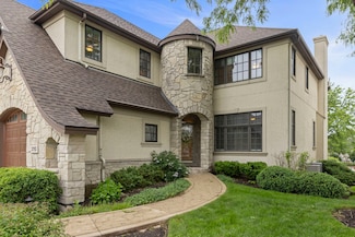 2110 Lillian Ln, Lisle, IL 60532