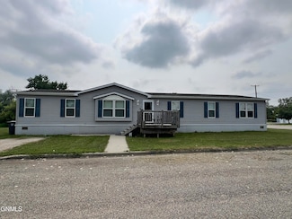 688 Helming St, Lansford, ND 58750