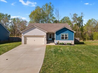 2229 Allen Griffey Rd, Clarksville, TN 37042