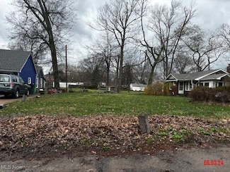 110 E 238th St, Euclid, OH 44123