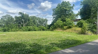 5521 S 1st St, Saint Joseph, MO 64504