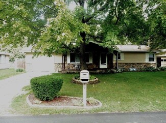 108 Hartman Knoll Ct, Nappanee, IN 46550