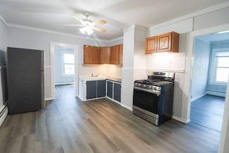 50 Golden St, Norwich, CT 06360