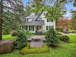15 Ridge Rd, Tuxedo Park, NY 10987
