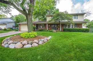 1910 80th St, Windsor Heights, IA 50324
