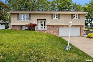 4517 W Hetherwood Dr, Peoria, IL 61615
