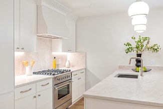 421 Saratoga St Unit 4A, Boston, MA 02128