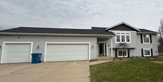 7522 Bostwick Lake View Dr NE, Rockford, MI 49341