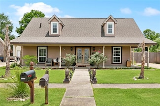 3405 Moss Ln, Violet, LA 70092