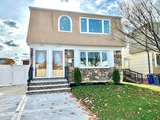 88 Rivington Ave, Staten Island, NY 10314
