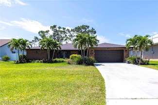 860 SW 18th Terrace, Cape Coral, FL 33991