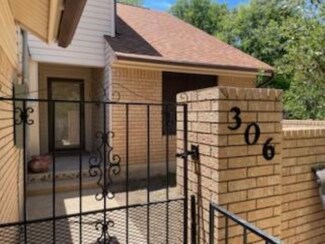 306 S Arnold St, Lampasas, TX 76550