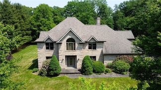 203 Blackthorn Dr, Butler, PA 16002