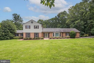 3809 Russell Rd, Woodbridge, VA 22192
