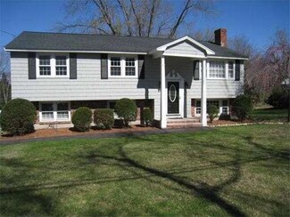 89 Robin Hill Rd, Chelmsford, MA 01824