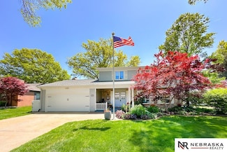 1817 Holling Dr, Omaha, NE 68144