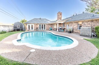 1213 Stonelake Dr, Cleburne, TX 76033