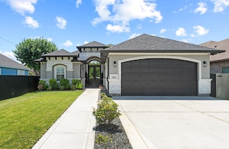 602 E Main St, La Porte, TX 77571